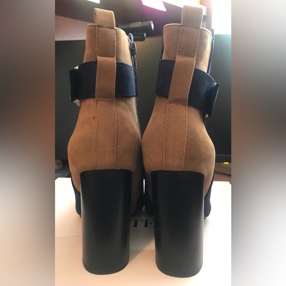 NWT JusaFab Joplin bootie. Size 9W - Picture 5 of 9